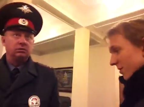 В Челябинске журналистов забрали в полицию